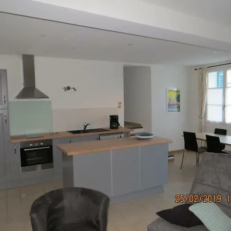 Le Barbacane Apartment